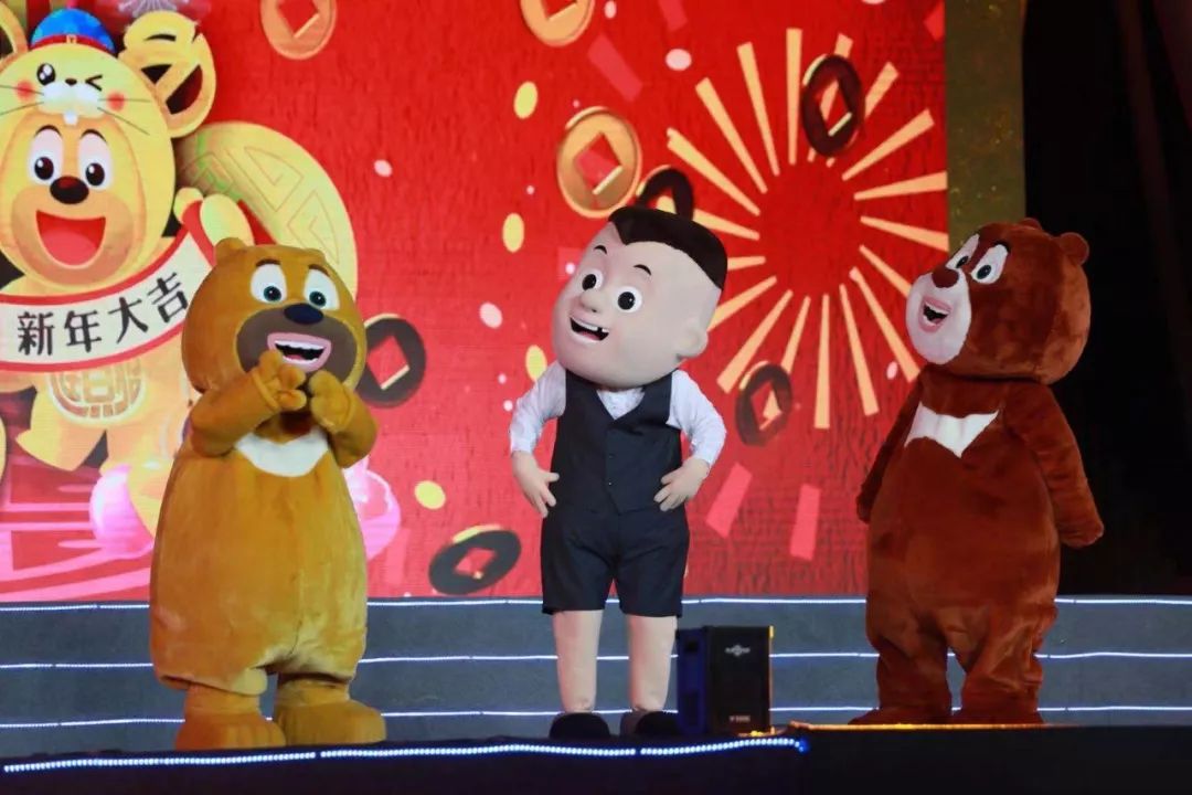 南宁无人机最新消息,广西南宁1000架无人机矩阵光影秀