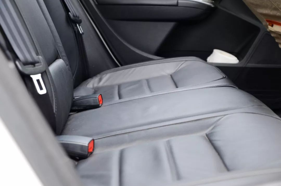 左手丰田右手大众,只花了不到5w成为人生赢家!这辆二手的朗行配置不输自家的卡罗拉!车主赚到了