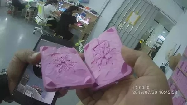 施华洛世奇假货案件,卖假货施华洛世奇违法吗