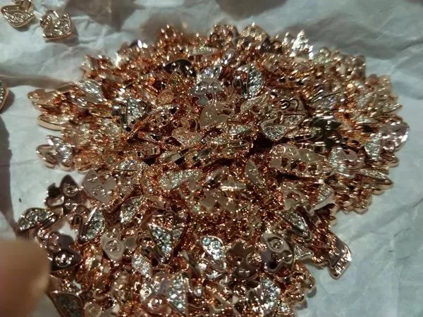 施华洛世奇假冒案件,卖假货施华洛世奇违法吗