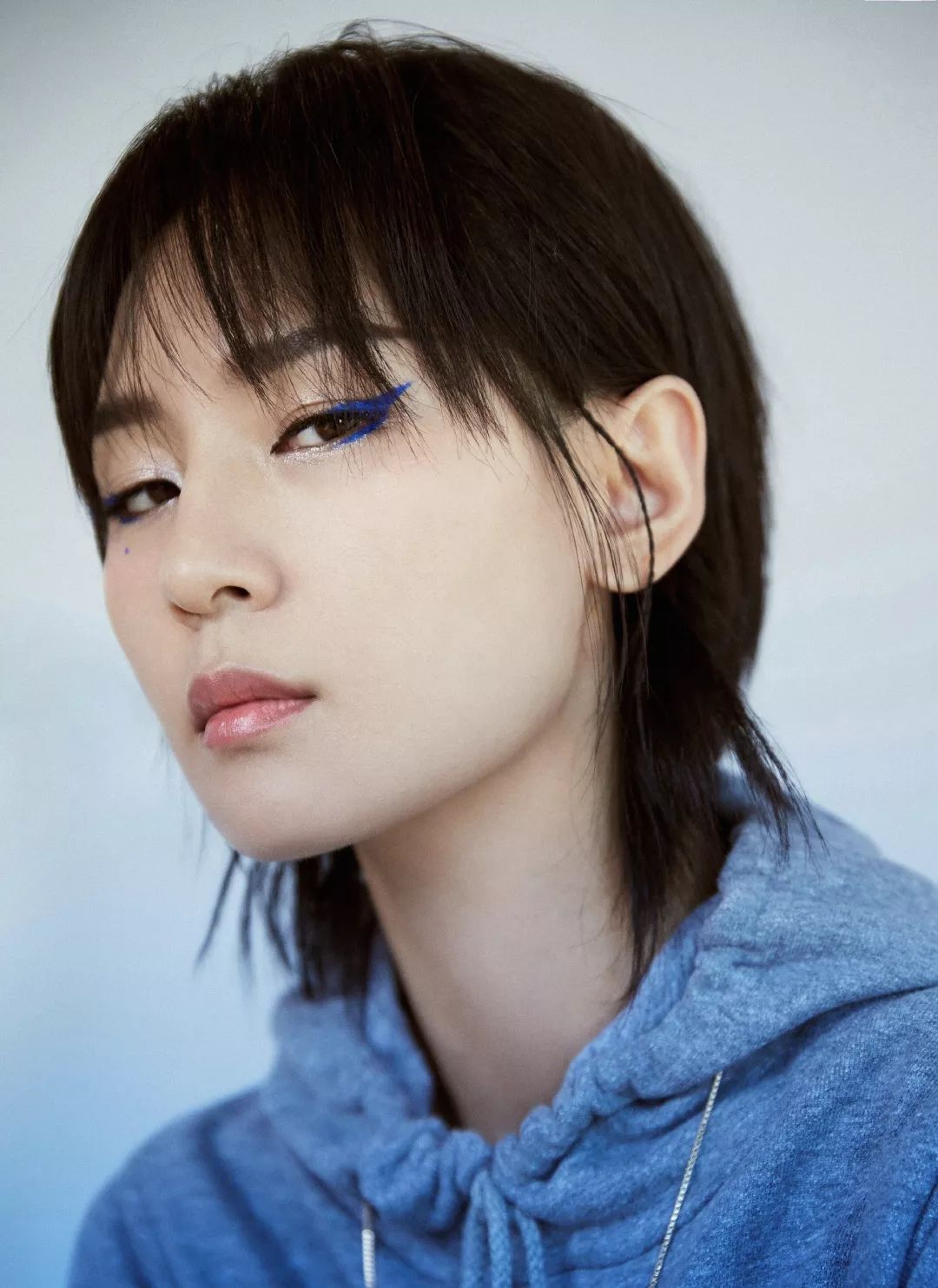 新手画jennie同款眼妆,怎么画jennie同款猫系眼线