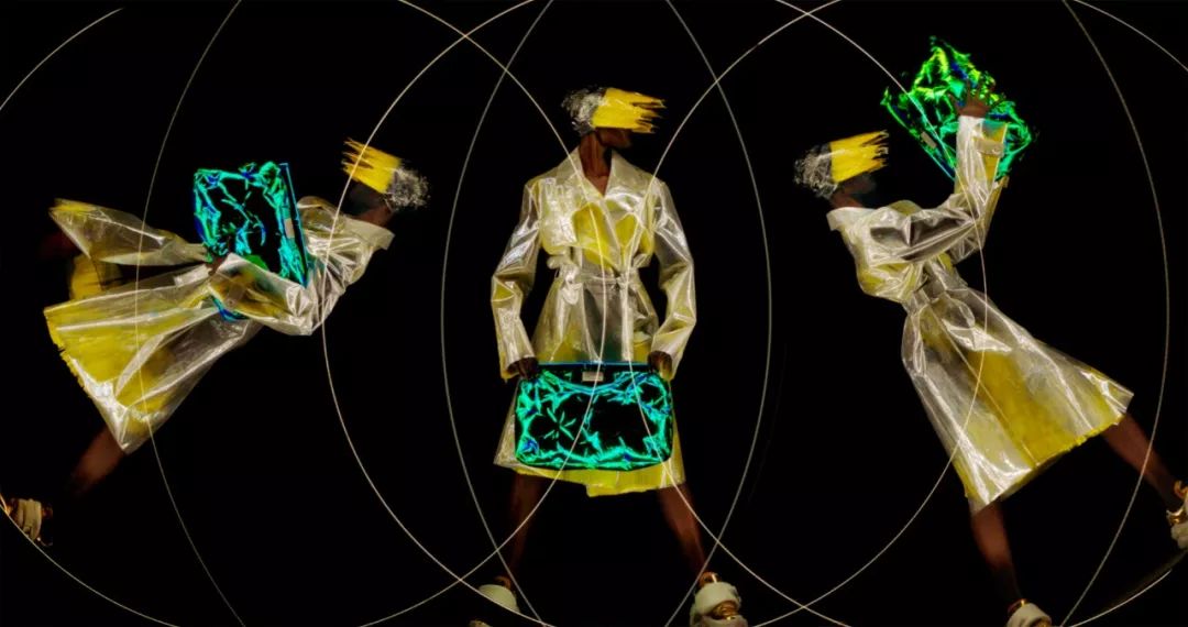 帮McQueen直播、给英女王拍照、被RafSimons致敬——这间工作室真传奇