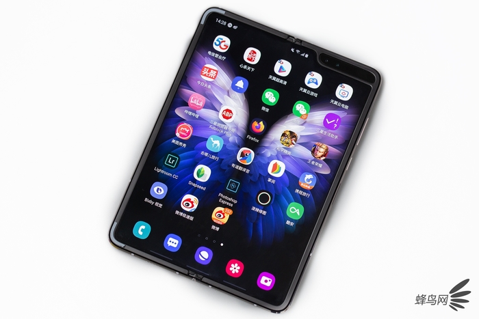 三星w20心系天下开盖有点弯曲,三星w20心系天下外屏怎么全屏