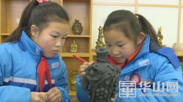 临渭区校外特色课程展示,青铜器剪纸