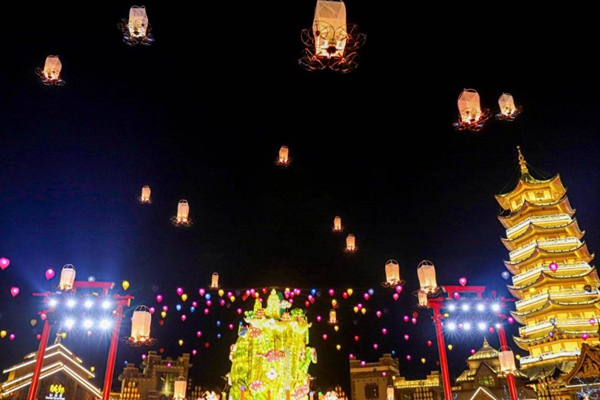 方特东方神画夜场孔明灯,无人机表演方特东方神画灯光秀