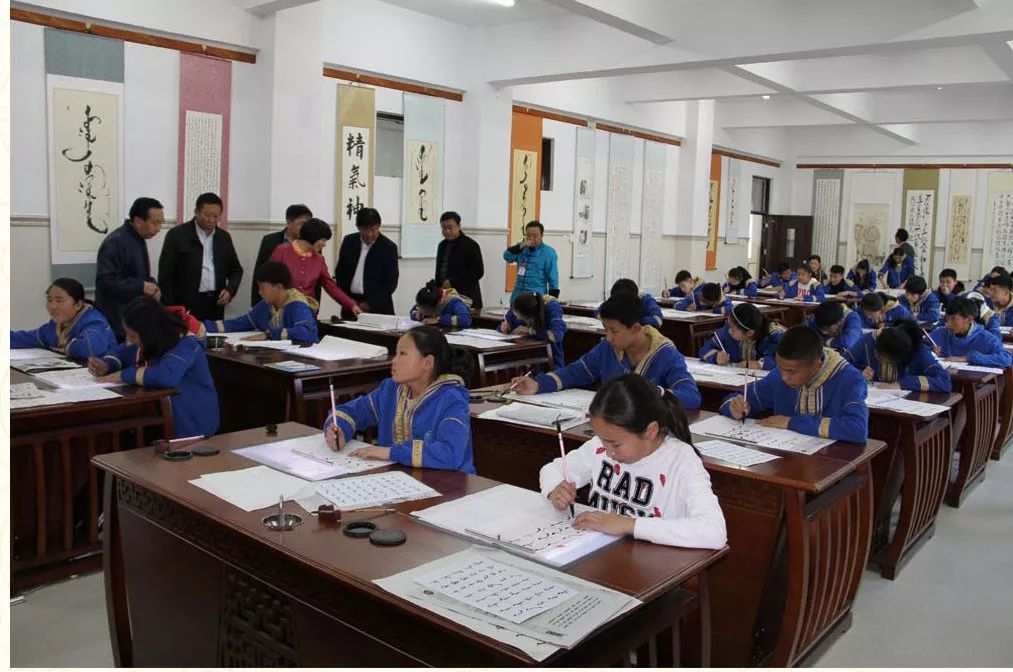 赤峰蒙中好吗,赤峰蒙中图片