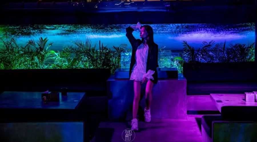 盛天地这间成都来的“网红酒馆”，谢霆锋都打卡了，你还没去过？