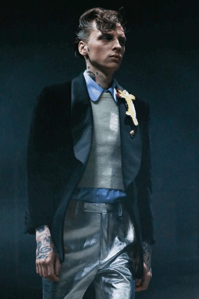 福利来惹！肖战的米老鼠竟没拼过*钟金**仁Gucci大秀浪漫表白？