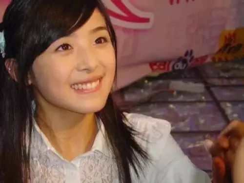 被网暴退学，被骂糊失业，初代宅男女神*局破**重生再翻红