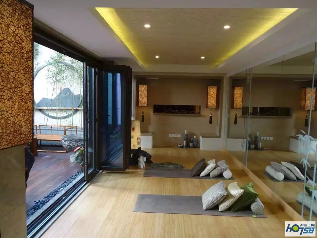 连顶豪都要靠“抢”？8000亩大湖，270°环幕景观