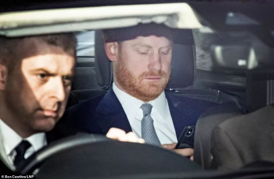 哈里梅根退出王室待遇,梅根哈里王子放弃头衔