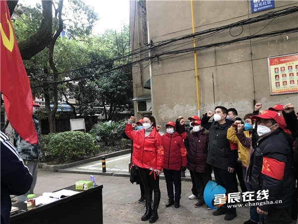 防疫冠状病毒绘黑白画报,抗疫感动瞬间画报