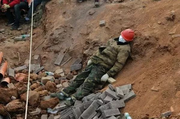 抗疫一线年轻人做出的努力,年轻人坚守抗疫一线