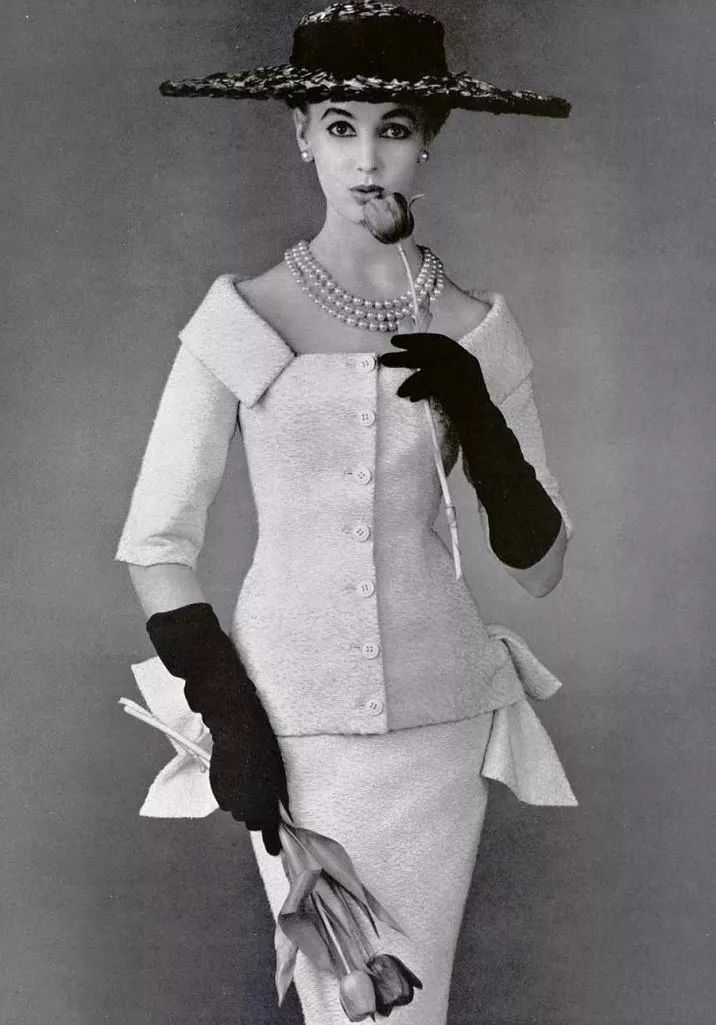 这位香奈儿的死对头，与迪奥先生齐名，打造出最原汁原味的法式优雅