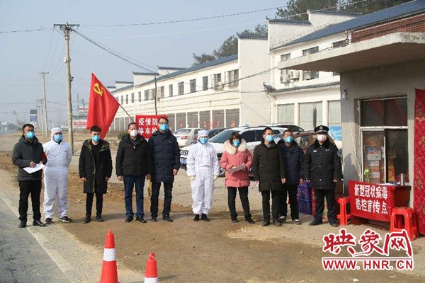 党旗飘扬在疫情防控工作一线,党旗飘扬践初心疫情防控当先锋