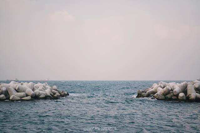 济州岛旅行遇到下雨,日记三年级海边游玩