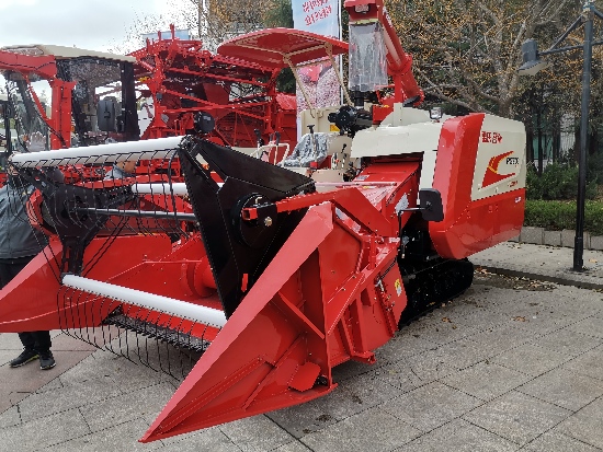 雷沃谷神rg50一天能收多少亩麦子,雷沃谷神rg50怎么收割