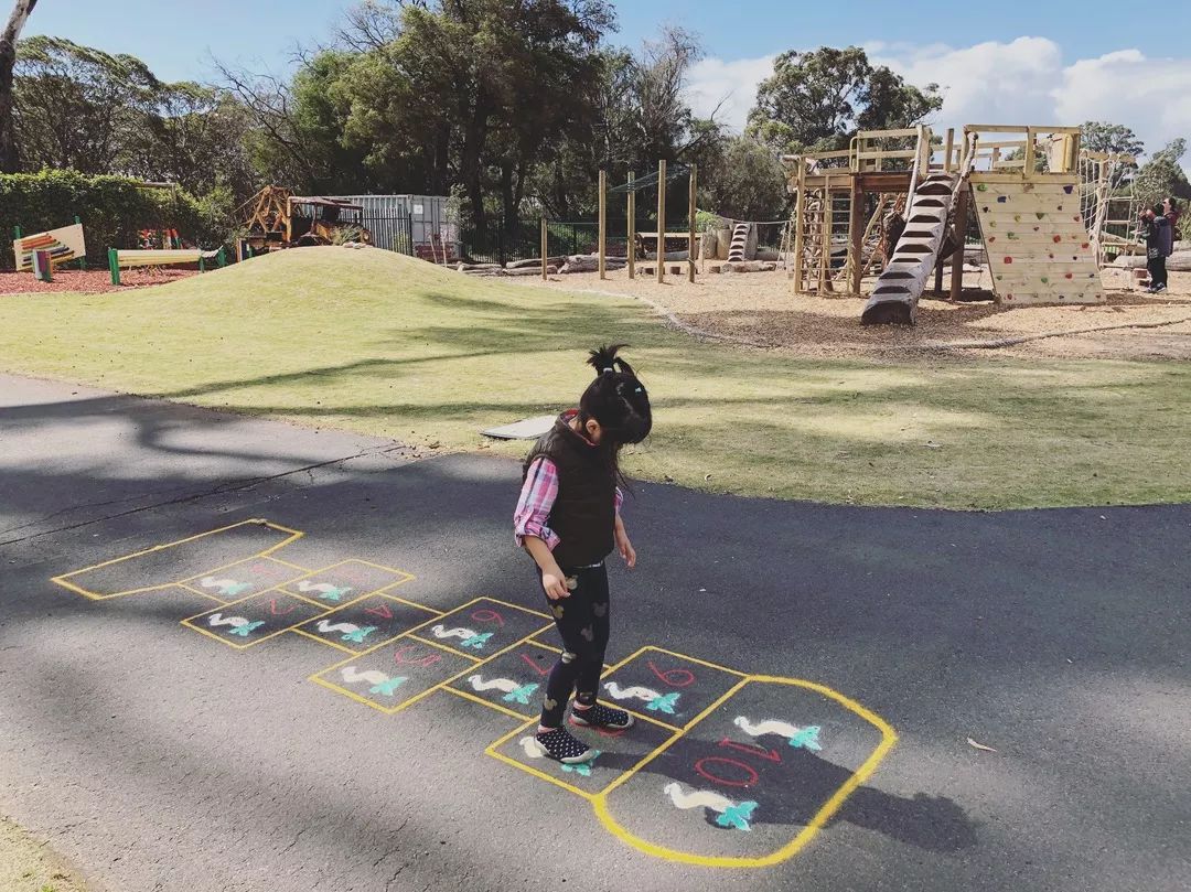 小朋友玩什么小游戏不花钱,童年的小游戏并且能赚钱