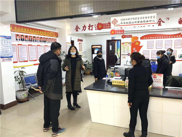 发挥先锋模范作用为群众做好事,激发担当意识发挥先锋作用