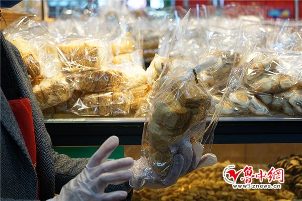 防疫期保安全淄博商厦多措并举让市民安心进店放心购物