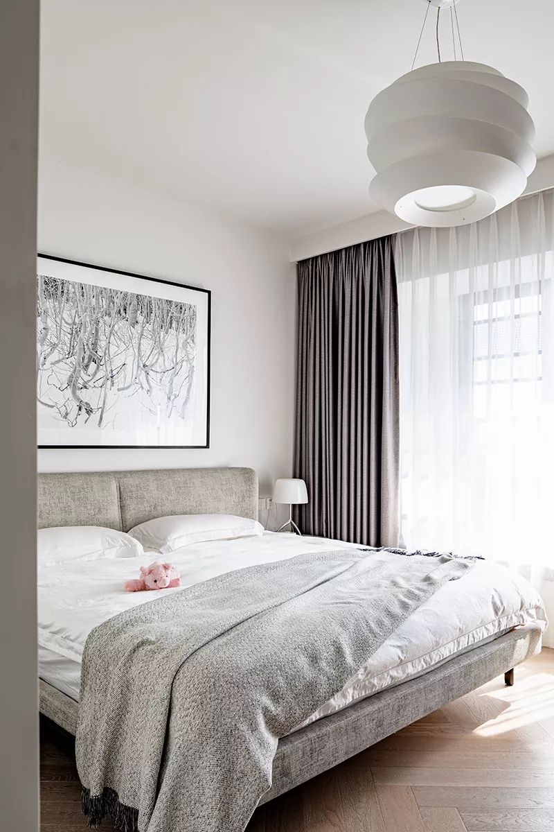 她以“潮汐”为灵感创造了一个家，将看似无形的爱说到尽兴