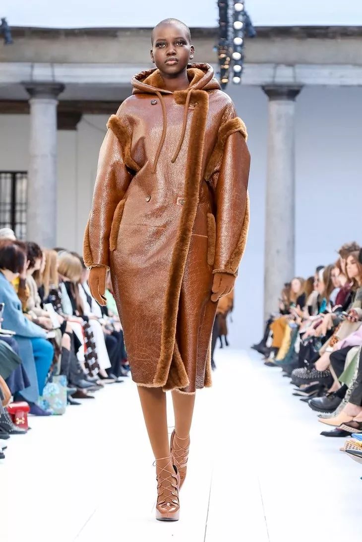 maxmara大衣,maxmara经典款大衣