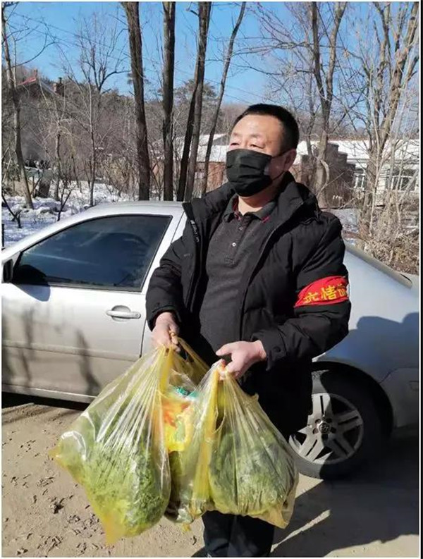 让党旗飘扬在疫情防控上的最前线,党旗飘扬在疫情防控一线图片