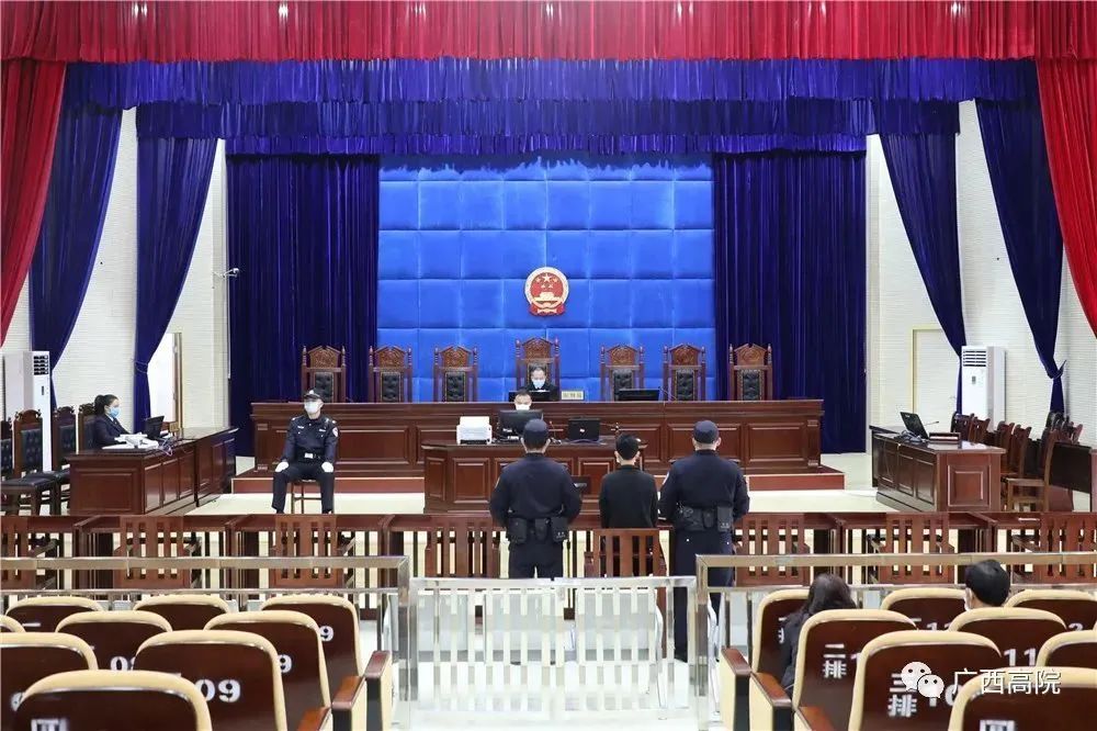 这位少年审判法官在防疫执勤中犯了“职业病”丨法院战“疫”速览