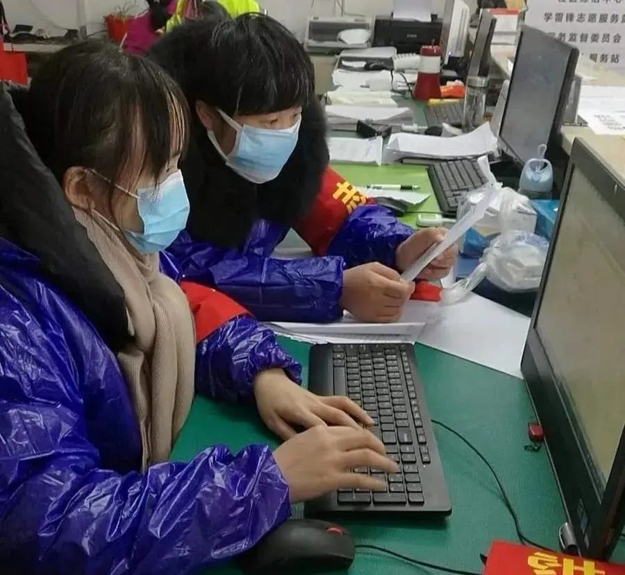 这位少年审判法官在防疫执勤中犯了“职业病”丨法院战“疫”速览