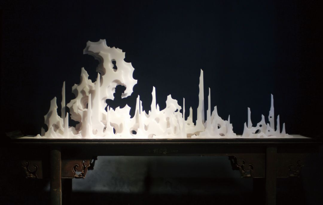 用超级平面的家具“雕塑”空间，这很国潮丨藏拍艺术生活