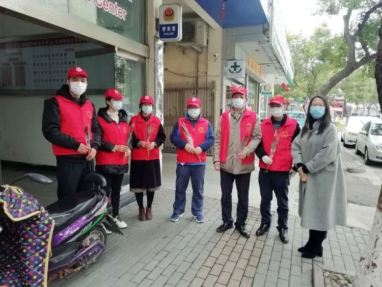 象山：千朵玫瑰送雷锋，致敬最美抗疫人！