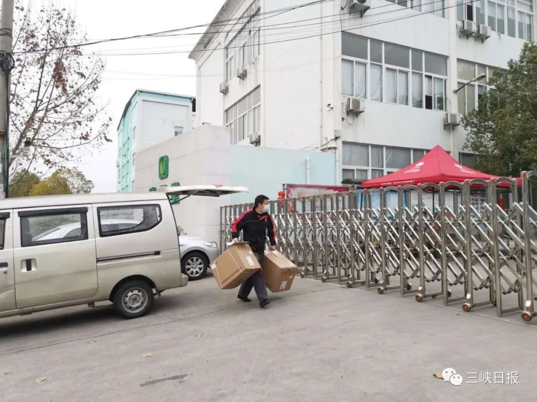 快递小哥的一天生活,快递小哥赛力江元气满满的一天
