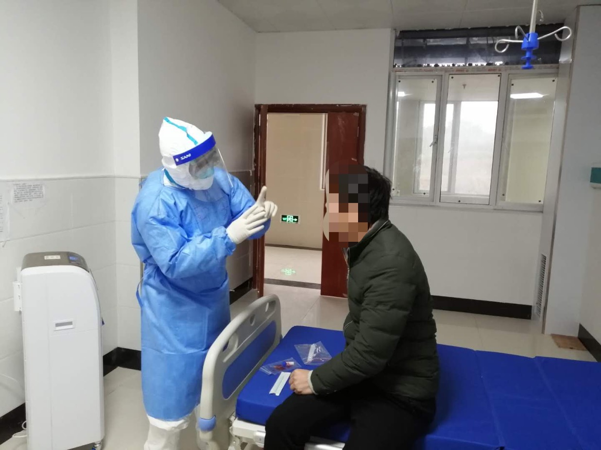 李万志,李万志帮助患者打开心结配合治疗