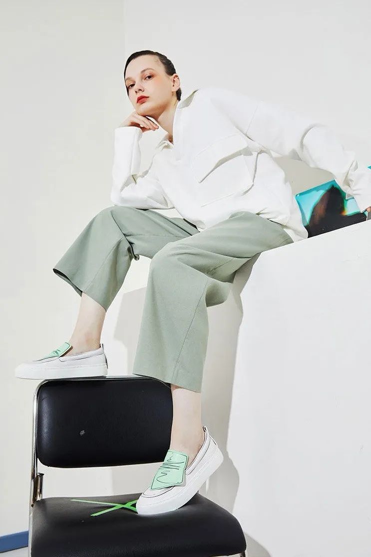 买双小白鞋,小白鞋加绒两双半价