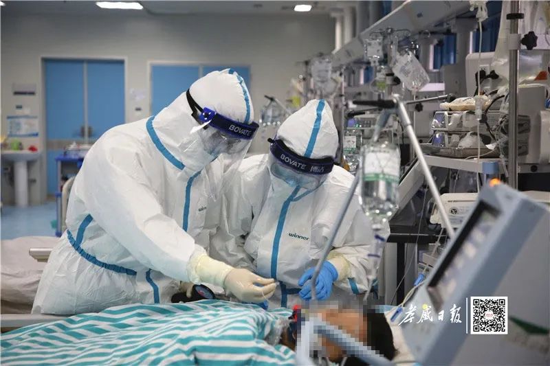 记者深入新冠肺炎病房,记者探访新冠重症监护室