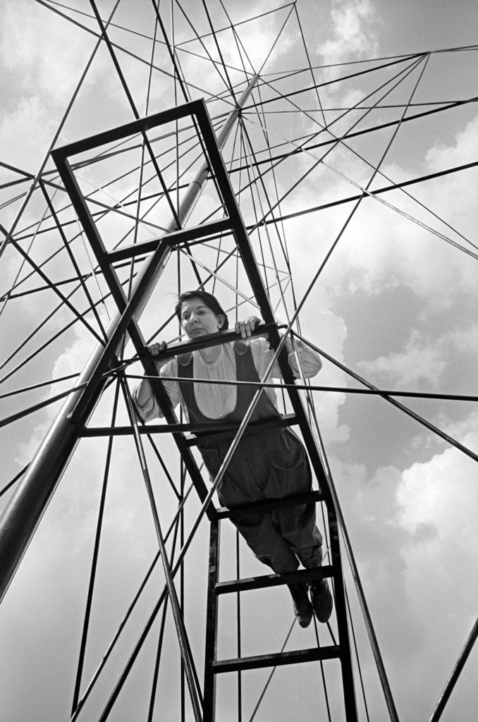 《列夫·朗道》:斯大林时代的真人秀,“我拥有绝对的自由,直到克格勃逮捕了我”