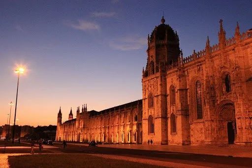 哈利波特有关景点,哈利波特景区魔法袍