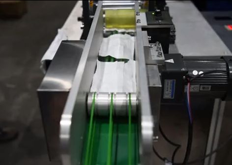 口罩机器生产视频,全自动口罩生产线最快机器