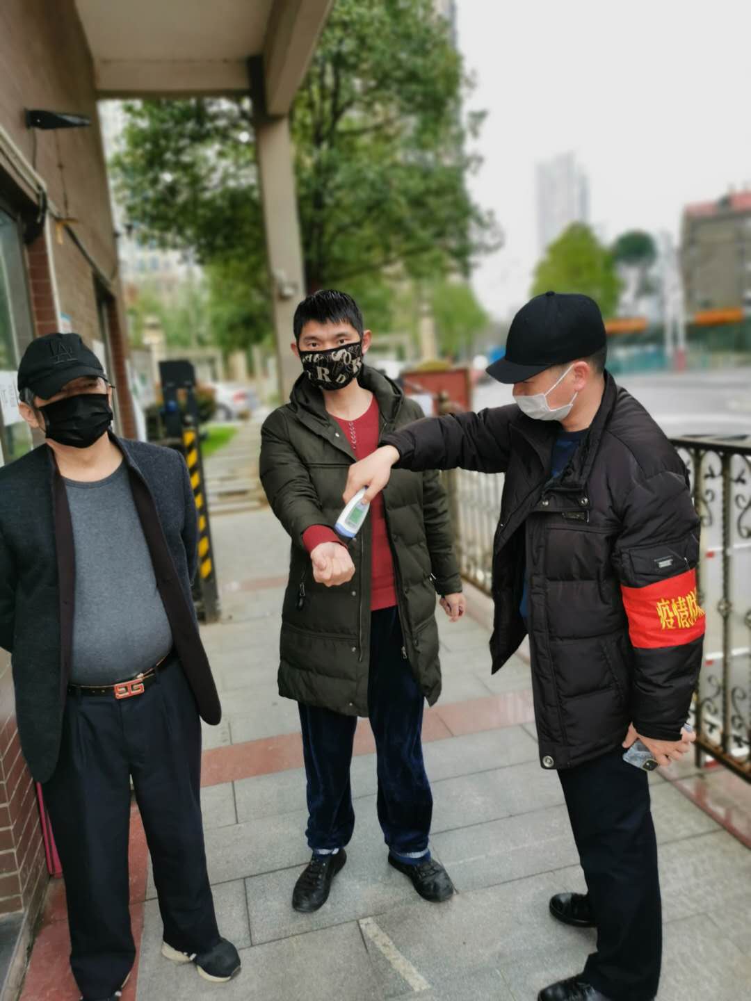 七里湖街道八里湖社区：“四员”黄俊，心系疫情工作“排万难”