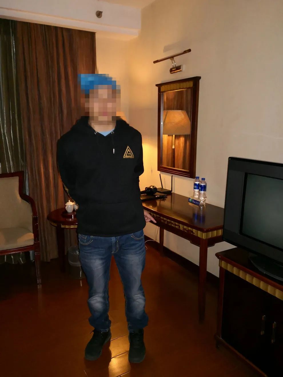 银行员工骗取钱判几年 (漏税1500万被判刑)