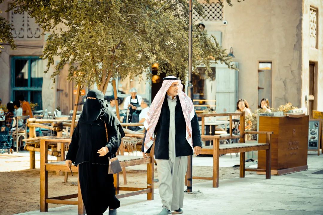 富到流油的阿联酋穷人比黄金还多,阿联酋有穷人和富人吗