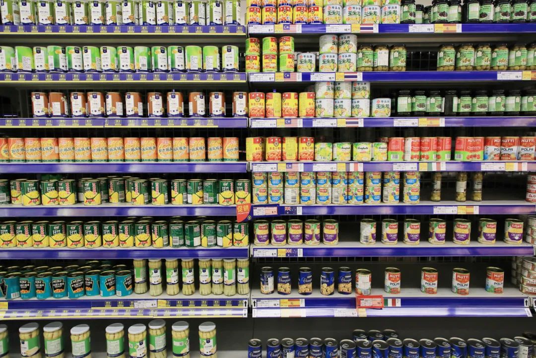 为什么外国人都抢罐头,为啥都在抢罐头