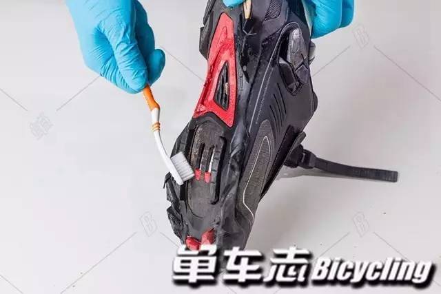 怎么样清洁鞋的表面,如何洗护鞋