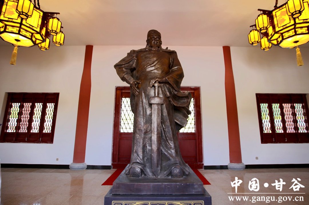 甘谷大像山世界之最,甘谷大像山镇全景