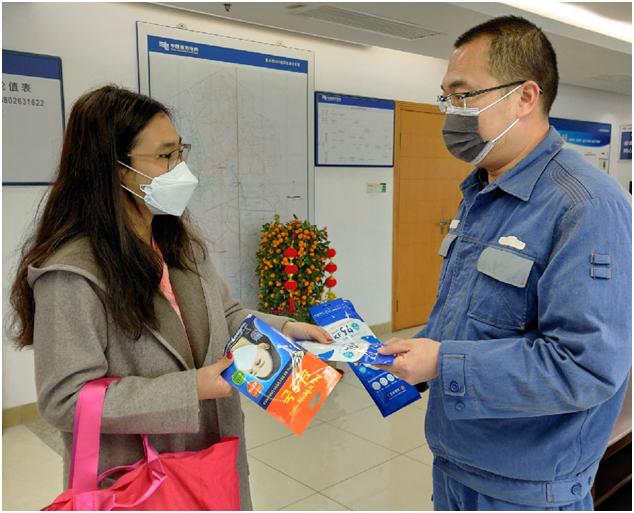 搭建干部群众连心桥,党群连心筑防线