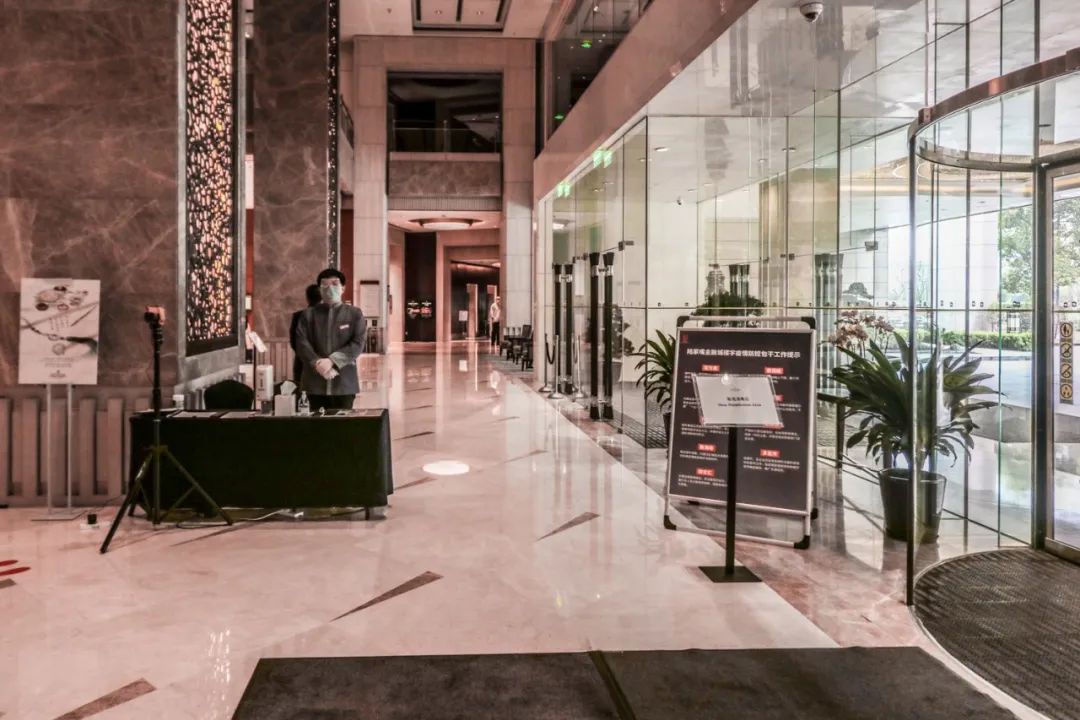 背后的心酸和努力你是看不到的,去香格里拉的忠告