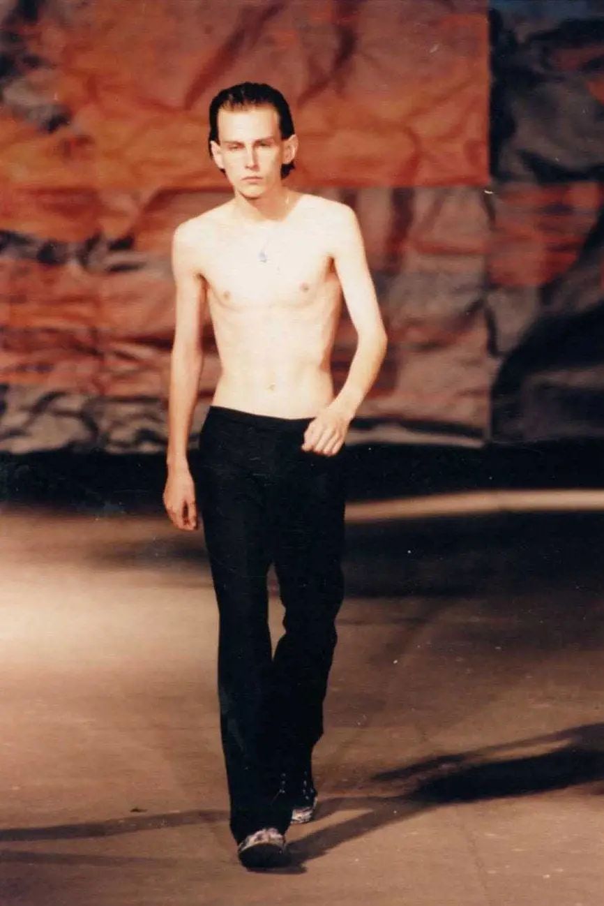 rafsimons目前的职务,rafsimons现在转到哪里了