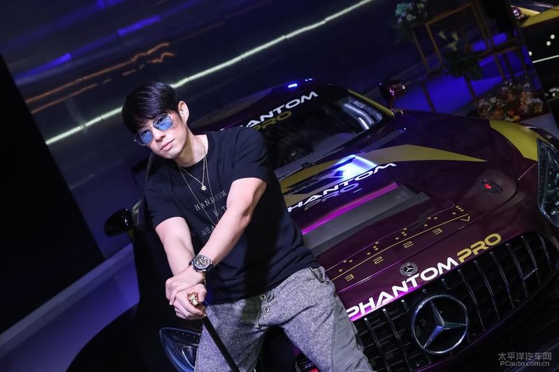 从潮鞋到游艇豪华车企跨界联名产品