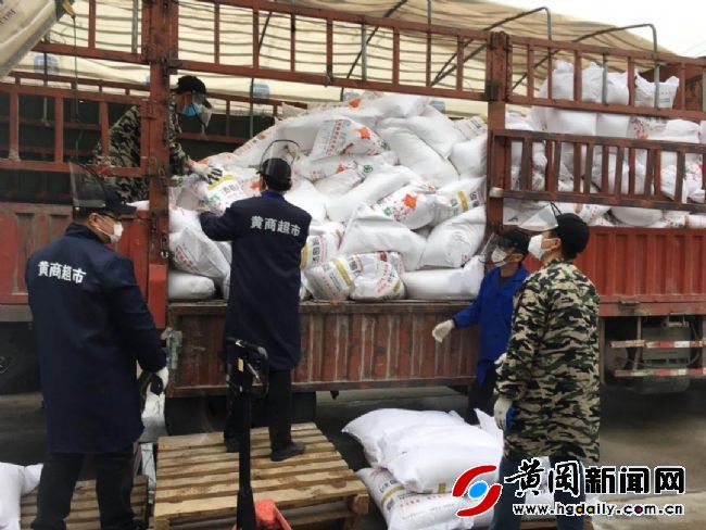 在这场没有硝烟的防疫战,在没有硝烟的经济战场上