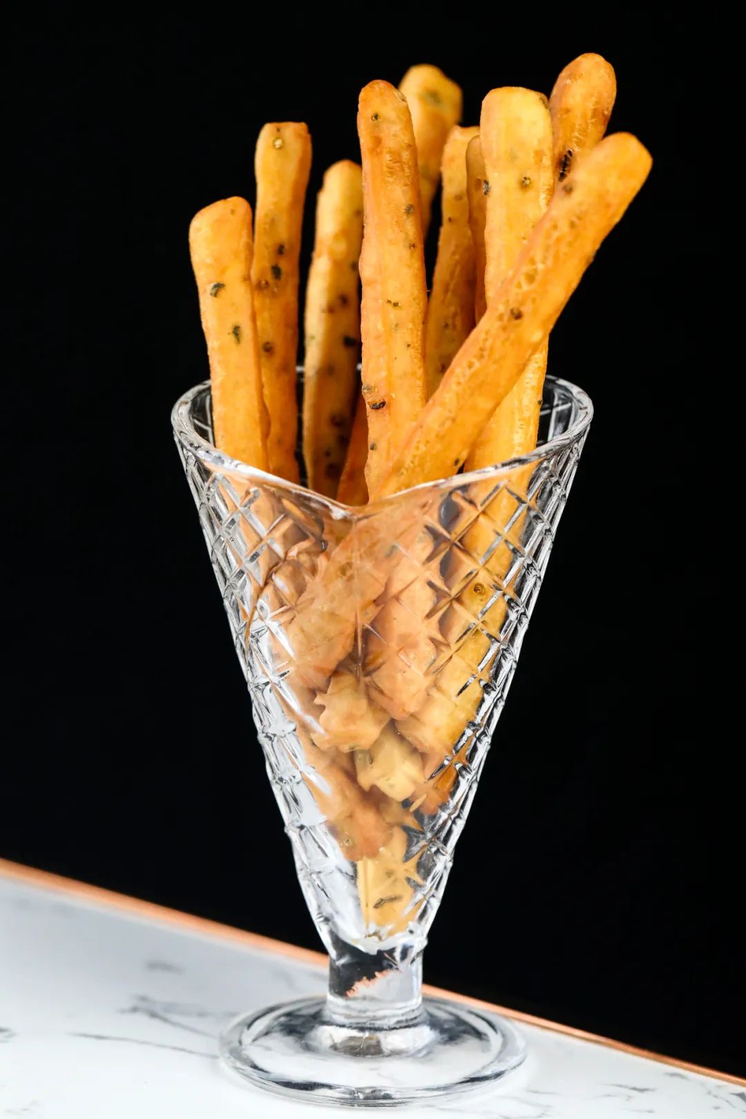 帝都惊现奇葩串串！神奇鸭肠会悬浮？！大牌口红用来吃...